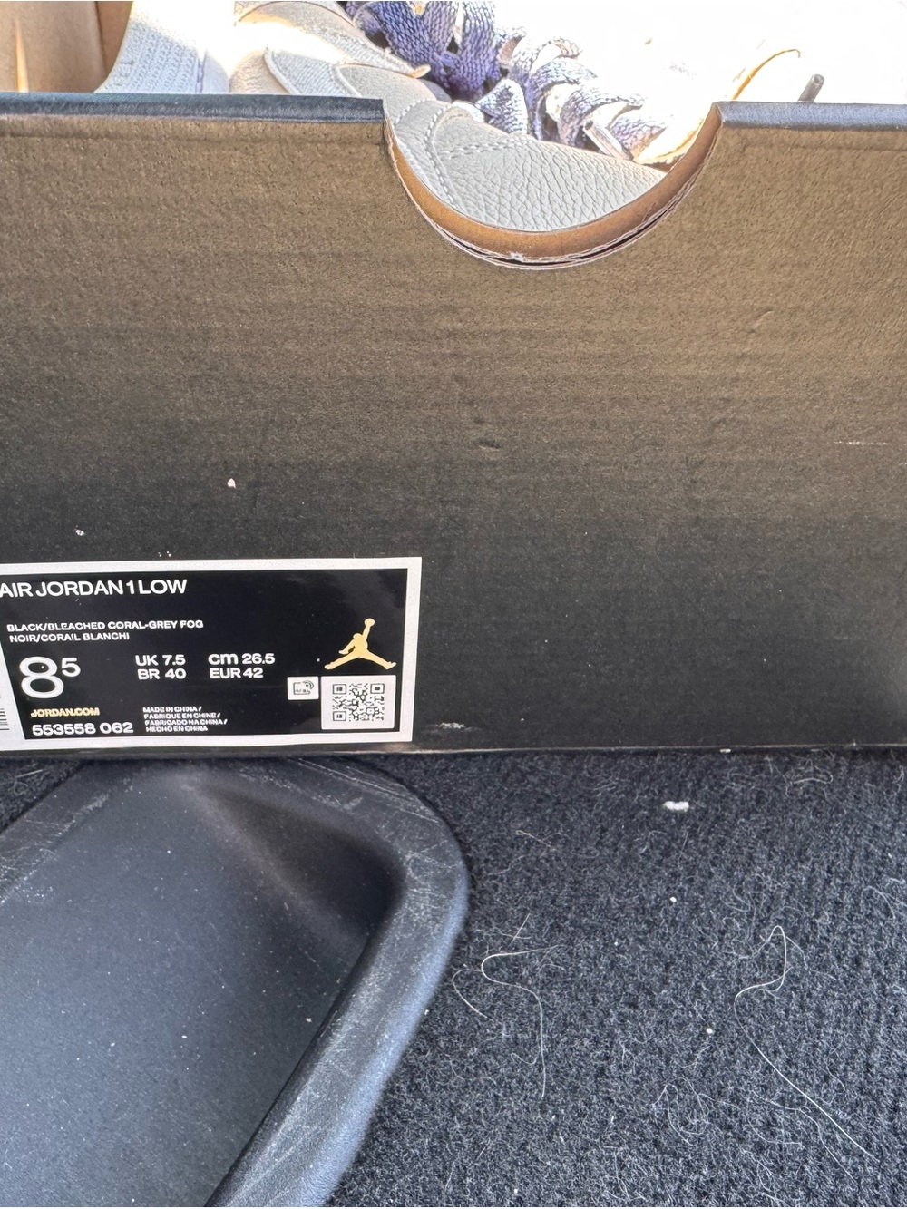 Nike Air Jordan 1 Mid - Picture 2 of 4